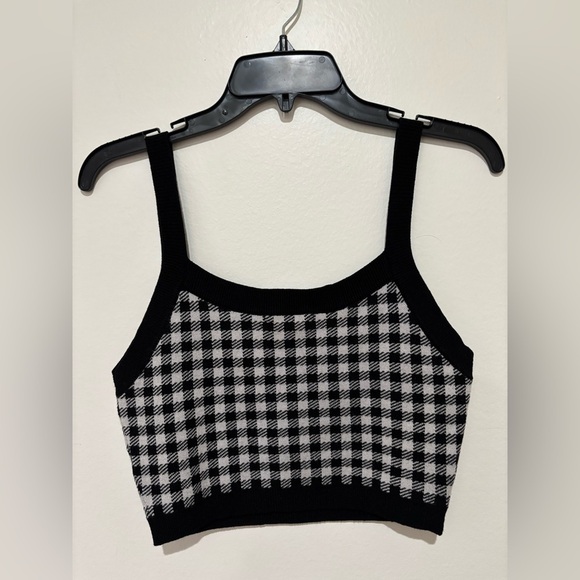 Forever 21 Black and White top size medium - Picture 3 of 3